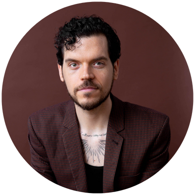 Dom Kelly headshot.